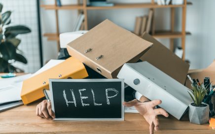 Are you struggling with taking big school projects and breaking them down? Click here for an explanation of how to make big tasks manageable!